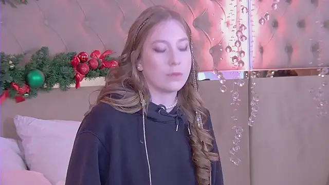 MiaEuphoria  online show from December 22, 4:20 am