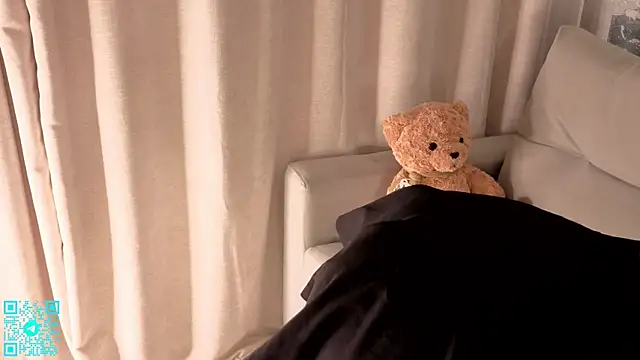 chloemilka online show from April 19, 6:10 pm