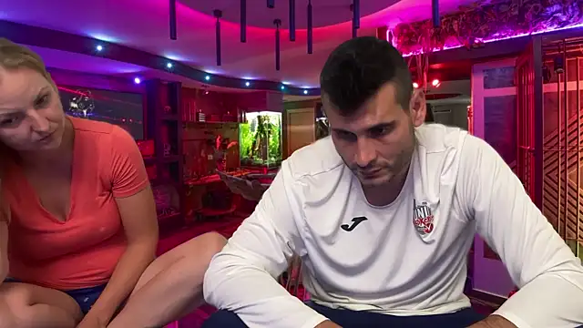 Snapshot of hornycouplefuck12 chatting on October 16, 9:38 pm hornycouplefuck12 online show from October 16, 9:38 pm