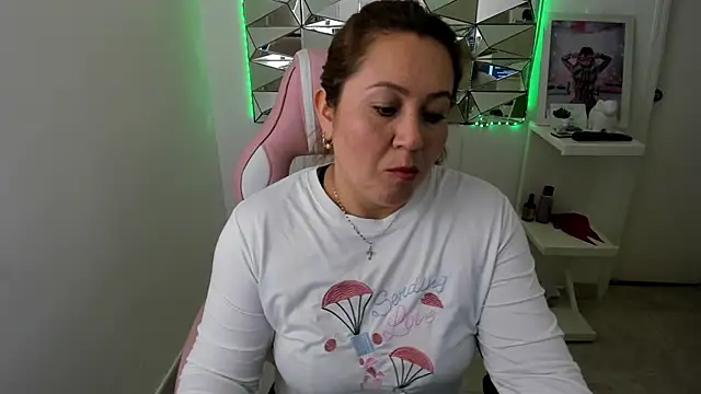 camixxx m online show from November 10, 12:59 pm