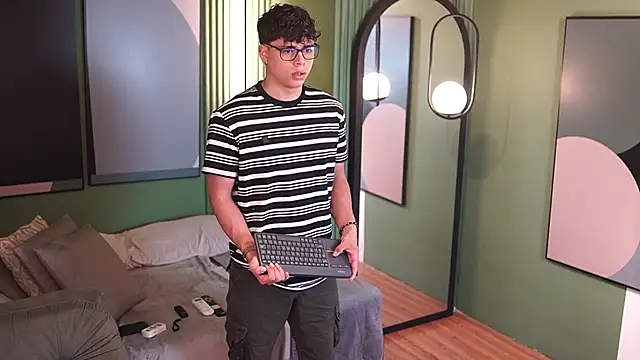 Ethan occonor online show from October 1, 1:06 pm