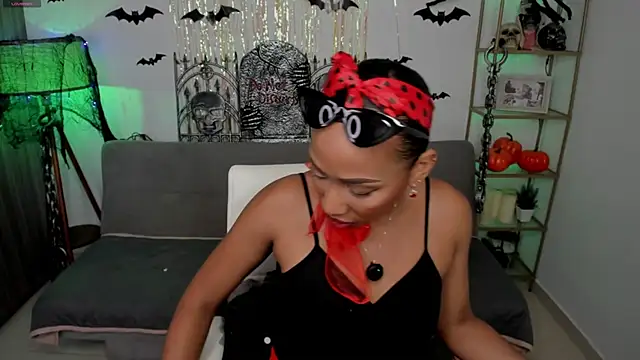 i lulu online show from October 31, 11:06 pm