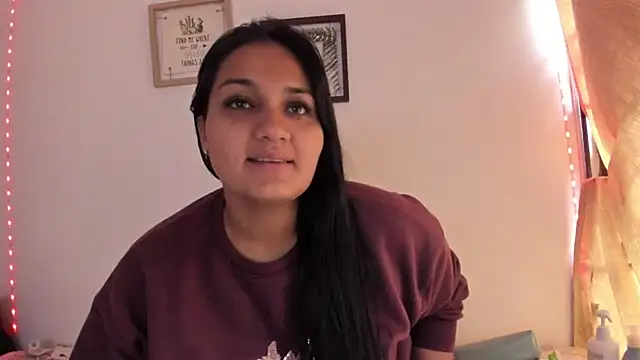 Snapshot of selena_jhonson chatting on October 27, 2:10 pm selena jhonson online show from October 27, 2:10 pm