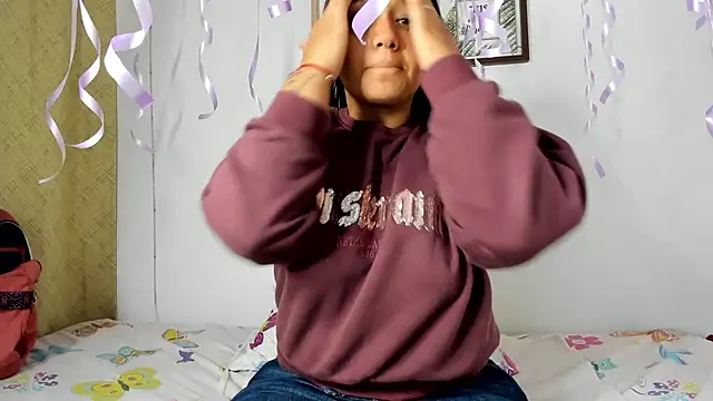 Snapshot of selena_jhonson chatting on February 13, 2:02 pm selena jhonson online show from February 13, 2:02 pm