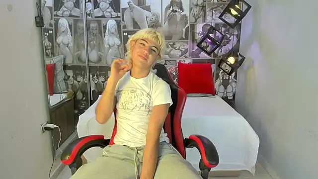 Snapshot of Enrrixxx_ chatting on January 17, 12:37 am Enrrixxx online show from January 17, 12:37 am