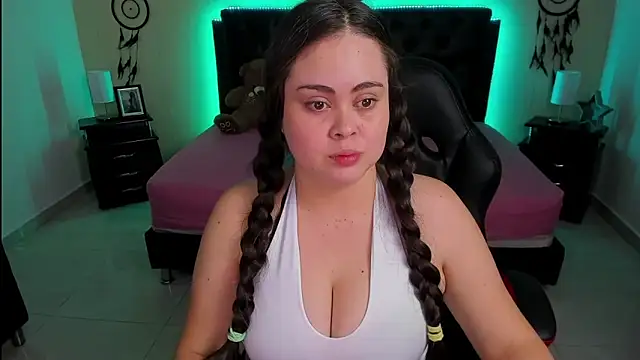 LolaVillalobos online show from October 12, 1:32 pm