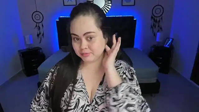 LolaVillalobos online show from November 17, 12:33 pm