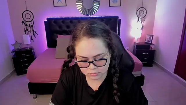 LolaVillalobos online show from February 12, 2:12 pm