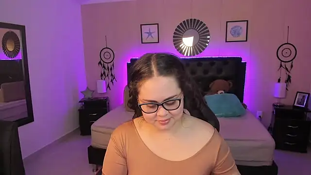 LolaVillalobos online show from February 14, 12:24 pm