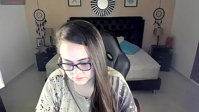 LolaVillalobos online show from June 13, 12:25 pm