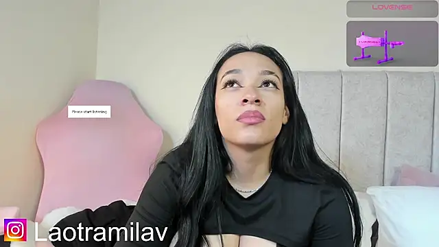 Snapshot of juliettaa_1 chatting on April 24, 2:03 am juliettaa 1 online show from April 24, 2:03 am
