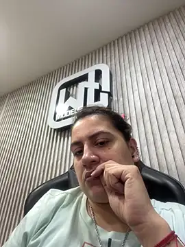 megvibes online show from November 10, 1:32 pm