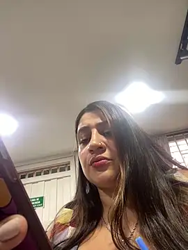 megvibes online show from December 18, 9:21 pm