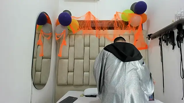 DavilANDkevin2 online show from October 31, 2:01 am