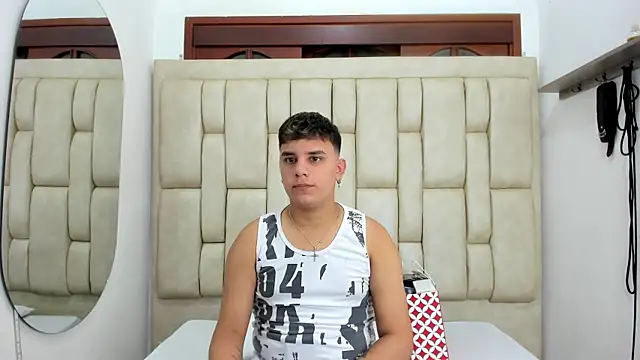 DavilANDkevin2 online show from December 3, 2:30 am