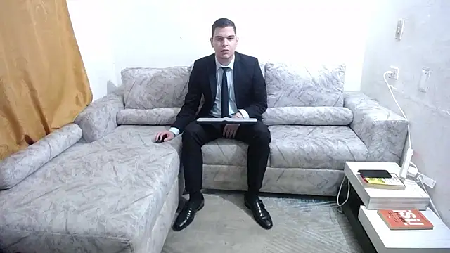 Victor Maitland online show from November 28, 8:00 pm