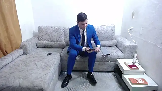 Snapshot of Victor_Maitland chatting on June 18, 8:13 pm Victor Maitland online show from June 18, 8:13 pm