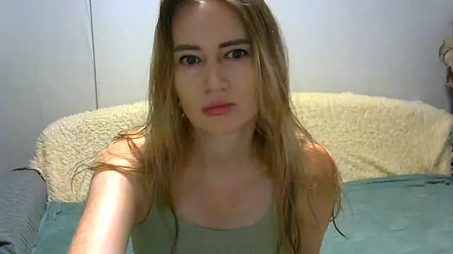 Snapshot of JessFoxxx chatting on September 17, 3:30 am JessFoxxx online show from September 17, 3:30 am