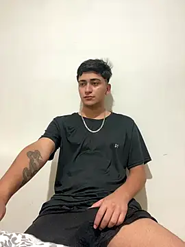 Tavinho067 online show from November 10, 8:52 pm