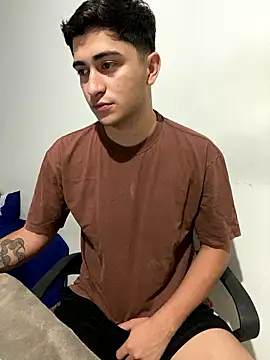 Tavinho067 online show from January 8, 4:15 am