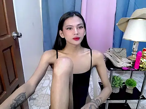 Snapshot of Ur_latinahotpaprika chatting on April 29, 11:25 am Ur latinahotpaprika online show from April 29, 11:25 am