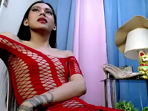 Snapshot of Ur_latinahotpaprika chatting on May 4, 1:40 pm Ur latinahotpaprika online show from May 4, 1:40 pm