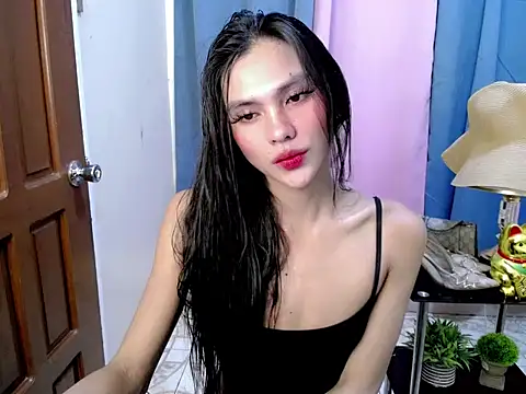Snapshot of Ur_latinahotpaprika chatting on May 7, 2:33 pm Ur latinahotpaprika online show from May 7, 2:33 pm