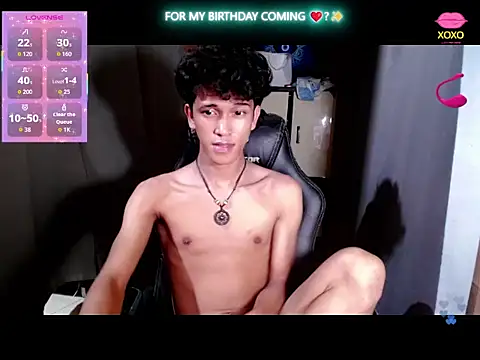 kenbigcockxx online show from November 6, 5:36 pm