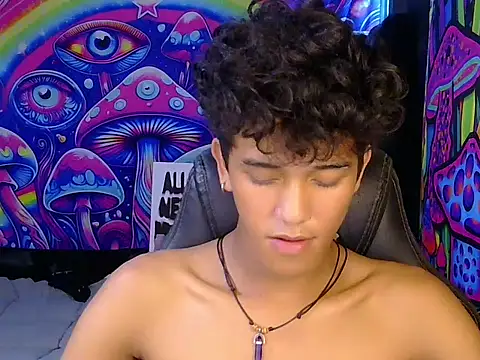 kenbigcockxx online show from June 5, 3:13 am