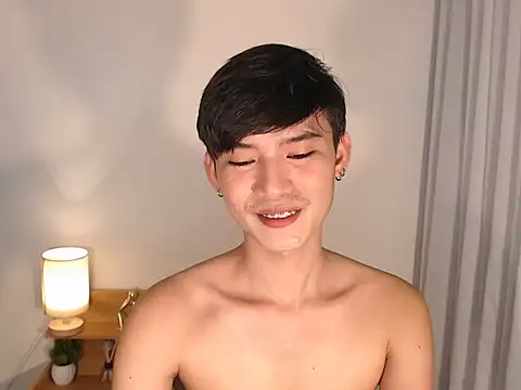 Snapshot of asian_dai chatting on May 1, 2:05 am asian dai online show from May 1, 2:05 am