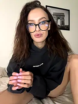 goodgirldevil online show from November 25, 11:32 am