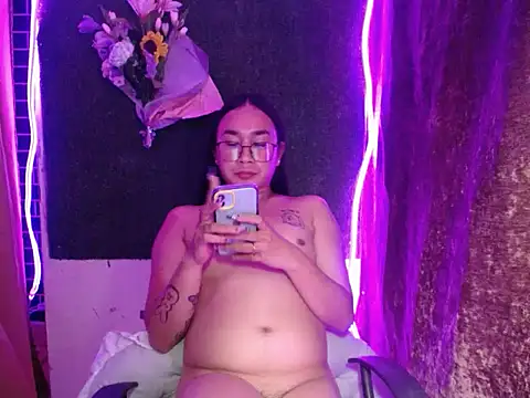 in yourdreamstarxx online show from January 5, 5:27 pm