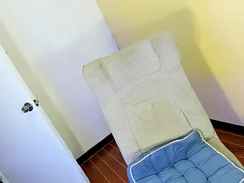 your athenaxx online show from February 24, 9:07 am