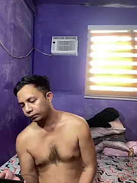 hotcumboi69 online show from March 3, 8:09 am