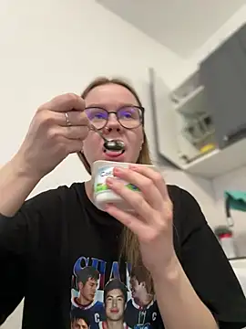  CherryBloom  online show from April 13, 5:46 am