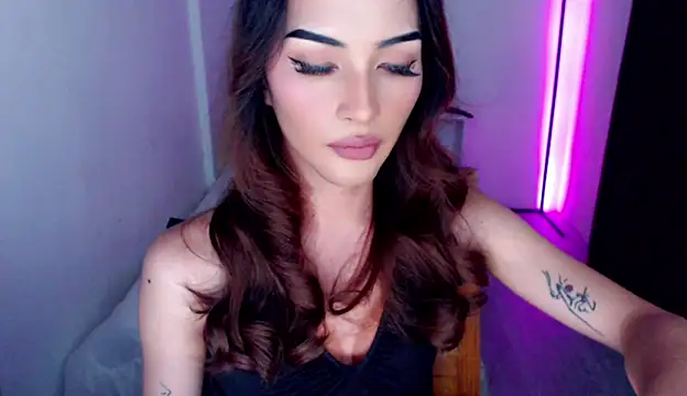 Snapshot of Alicegreenexx chatting on April 27, 4:32 am Alicegreenexx online show from April 27, 4:32 am