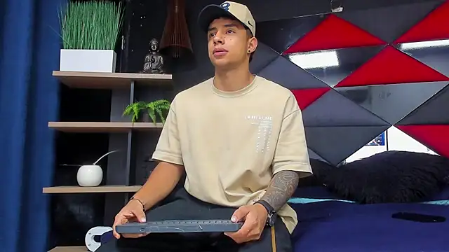 jaze bradley online show from November 24, 11:21 am