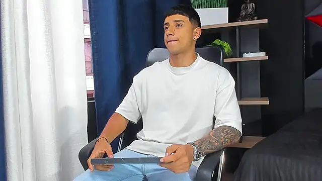 jaze bradley online show from December 17, 11:27 am