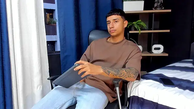 jaze bradley online show from January 12, 11:26 am