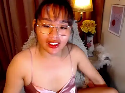 urmidnightcravingsxx online show from April 17, 11:52 pm