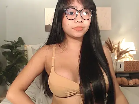 HotAsianGabby69 online show from July 10, 7:27 pm