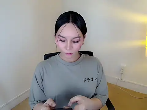 holly tabby online show from January 9, 8:54 pm