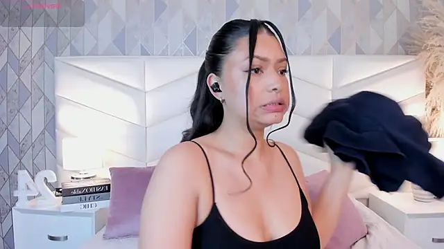 Snapshot of victoria___jonnes chatting on September 26, 12:31 pm victoria jonnes online show from September 26, 12:31 pm