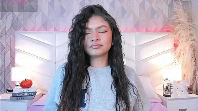 Snapshot of victoria___jonnes chatting on October 6, 12:24 pm victoria jonnes online show from October 6, 12:24 pm