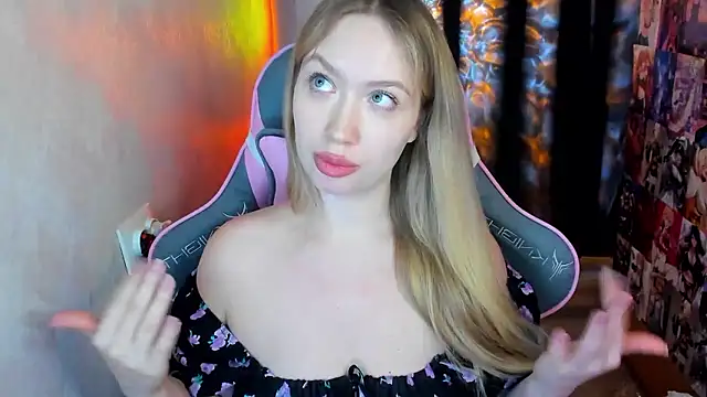 NicoleRiccii online show from January 9, 10:22 pm