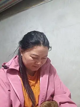 yoowwmr online show from December 22, 1:52 pm