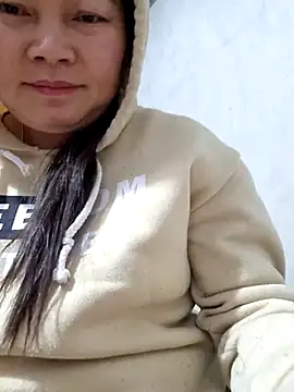 yoowwmr online show from January 8, 3:14 pm