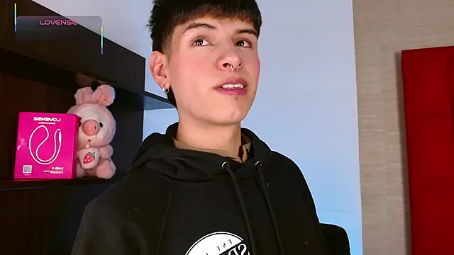 Ezra Storm online show from December 4, 5:39 am