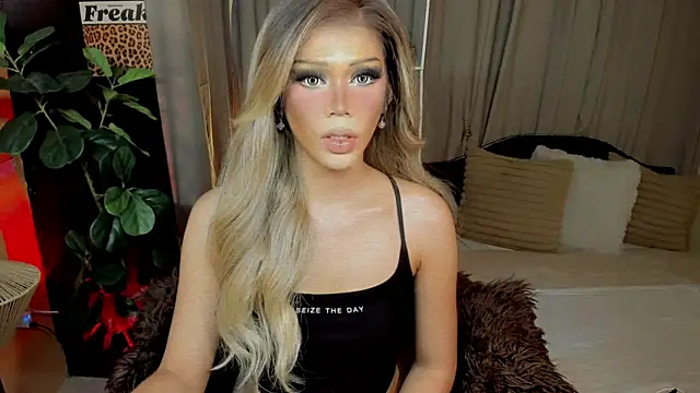 Candicebloom online show from April 6, 3:24 pm