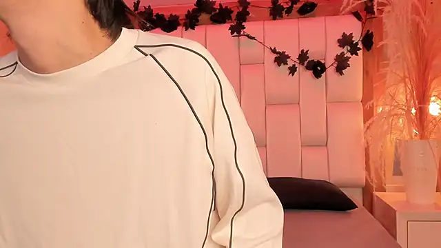 Daphne And Roger online show from February 7, 11:03 am